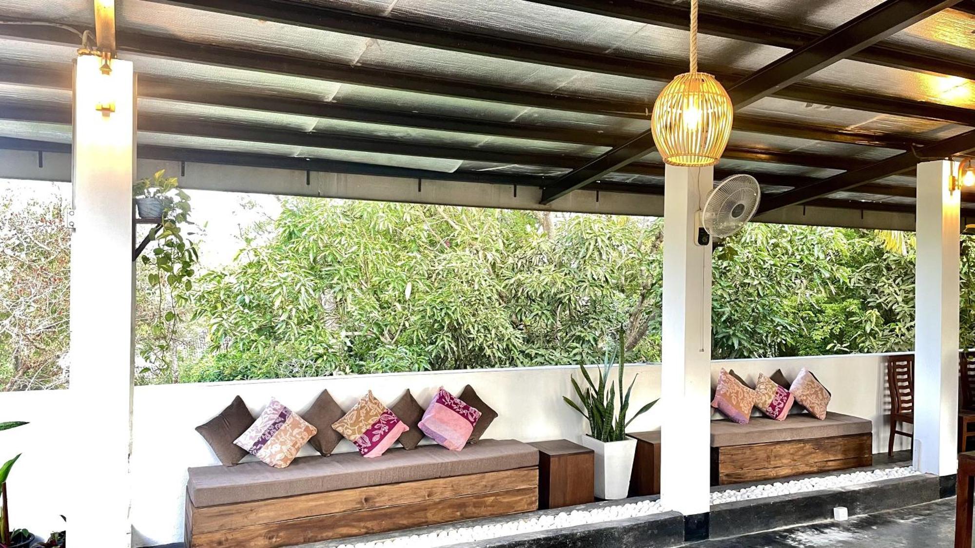 Horizon Inn By Oceanlife Surf Stay Weligama Exterior foto