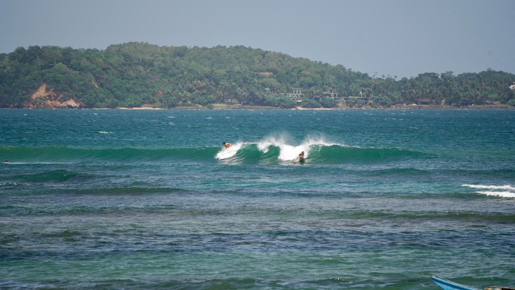 Horizon Inn By Oceanlife Surf Stay Weligama Exterior foto