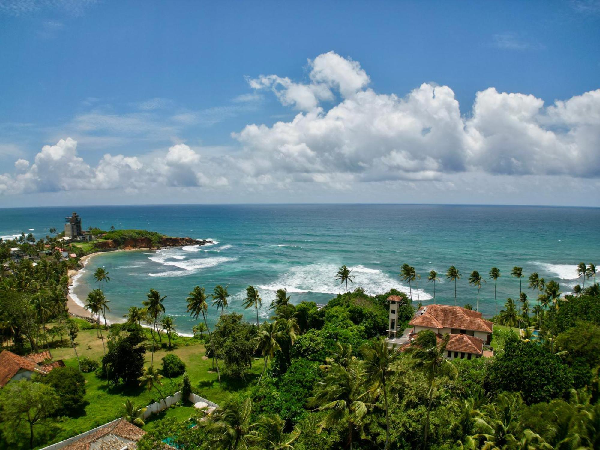 Horizon Inn By Oceanlife Surf Stay Weligama Exterior foto