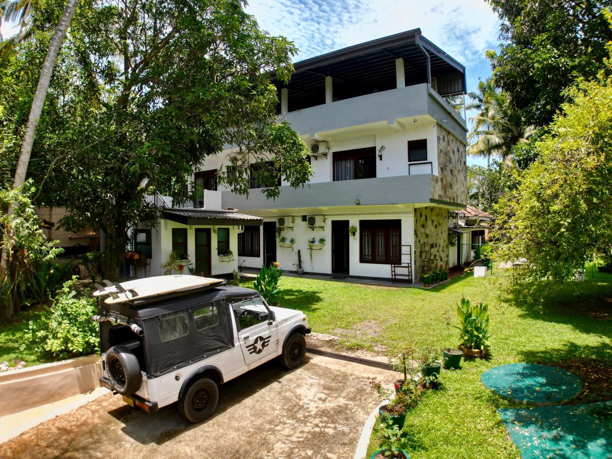 Horizon Inn By Oceanlife Surf Stay Weligama Exterior foto