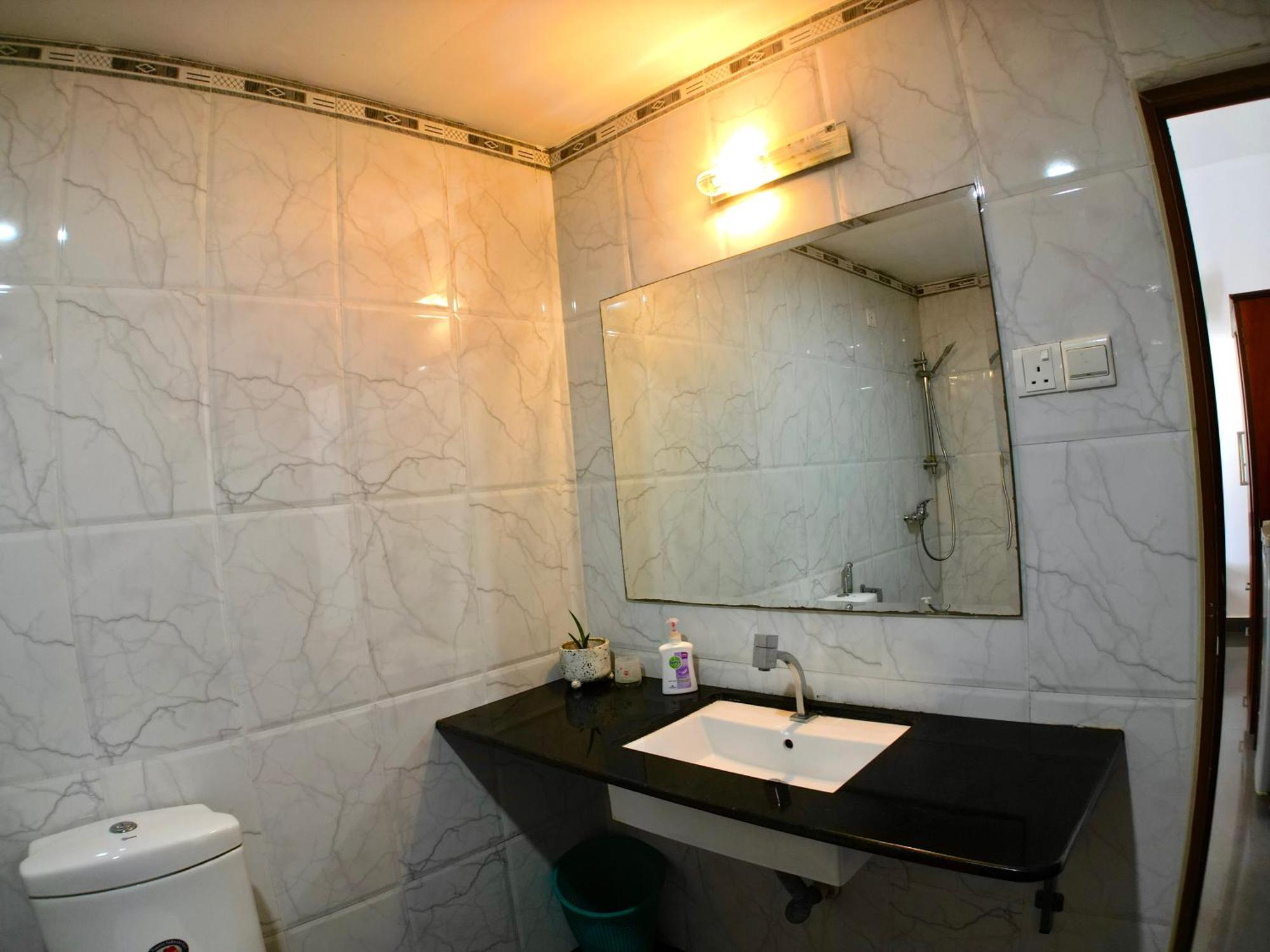 Horizon Inn By Oceanlife Surf Stay Weligama Exterior foto