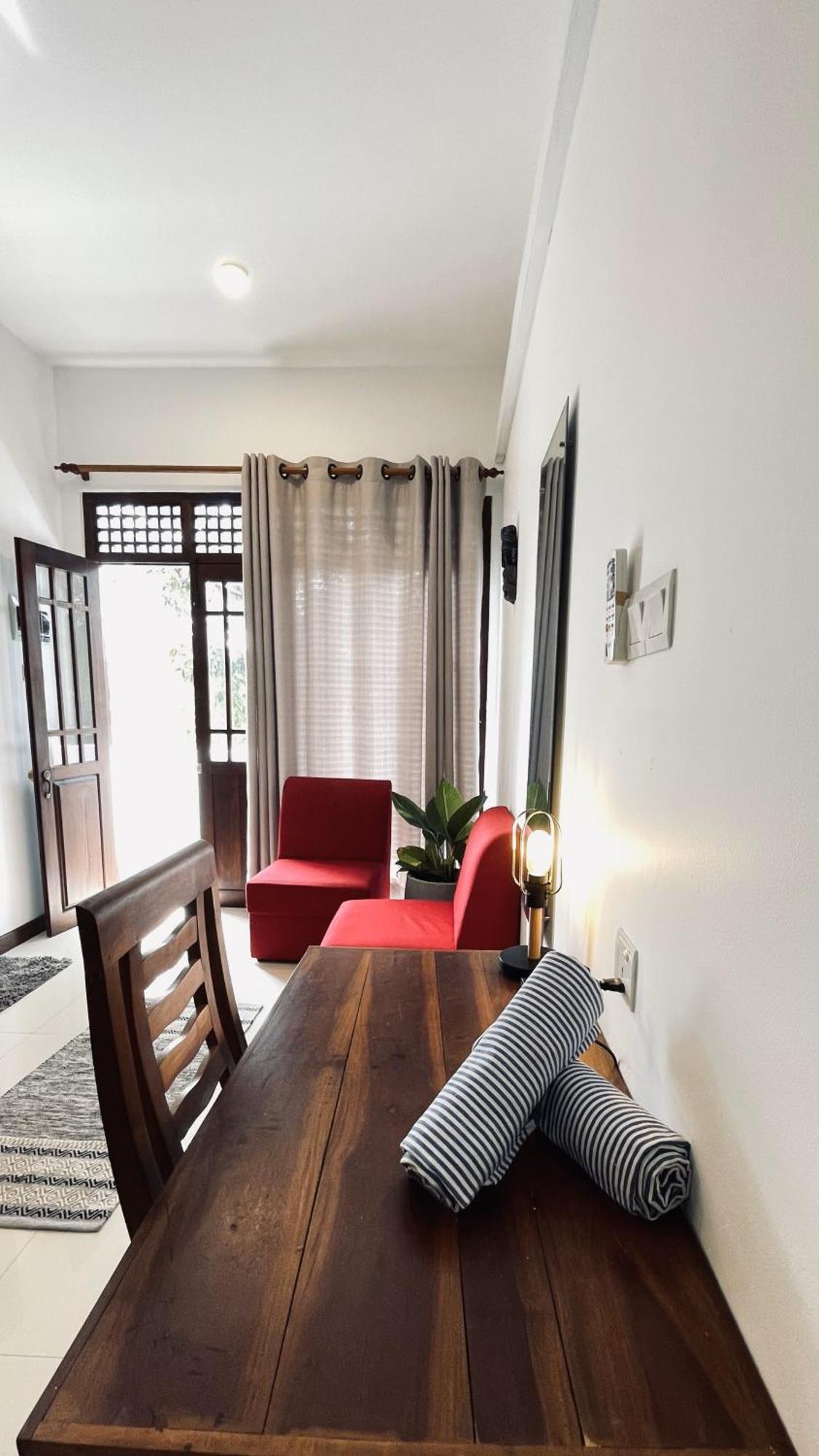 Horizon Inn By Oceanlife Surf Stay Weligama Exterior foto